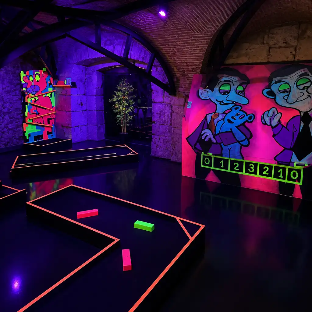 Minigolf Lisbon: 18 hole Minigolf Course + Bar Area Access