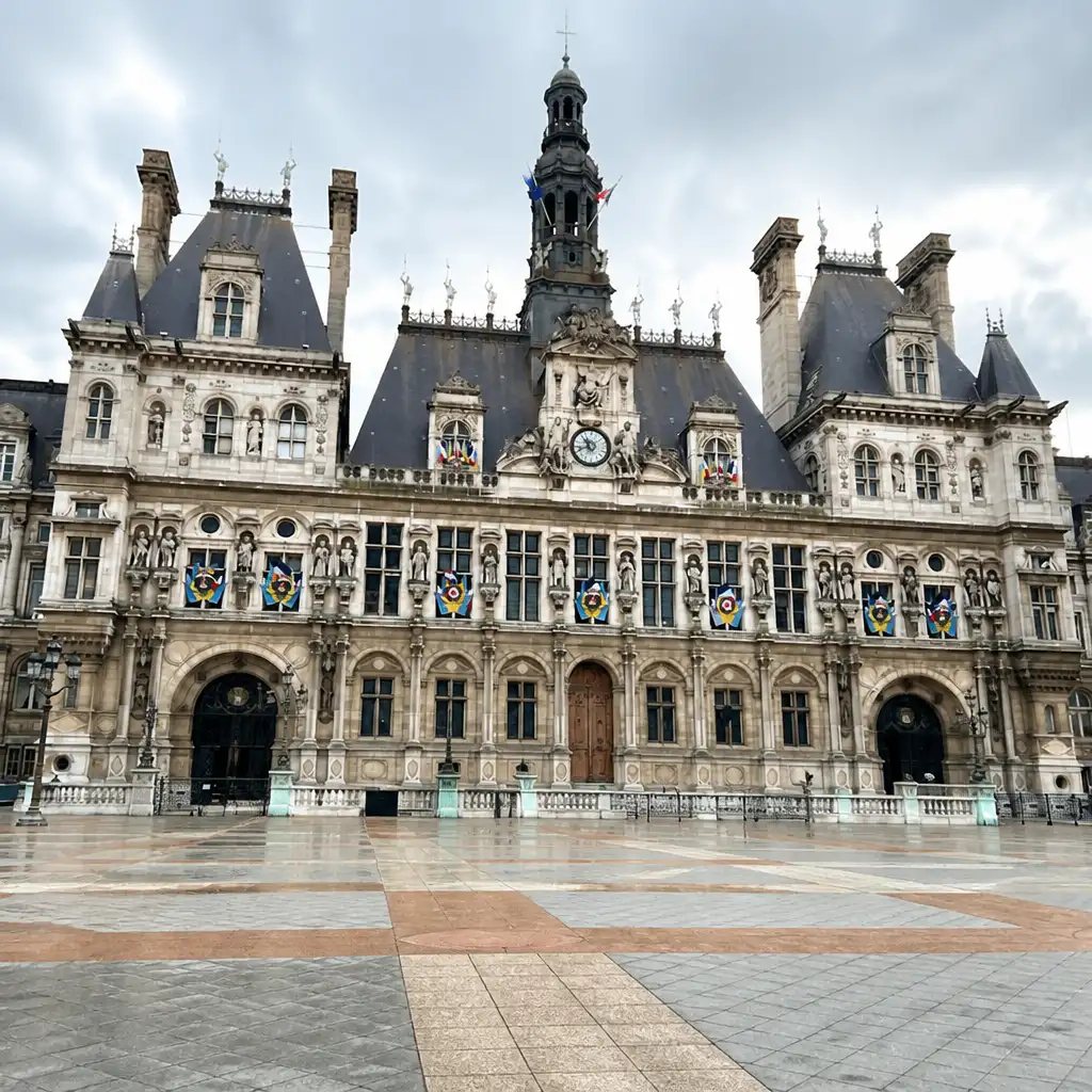 Paris City Center: Private Bike Tour Highlights