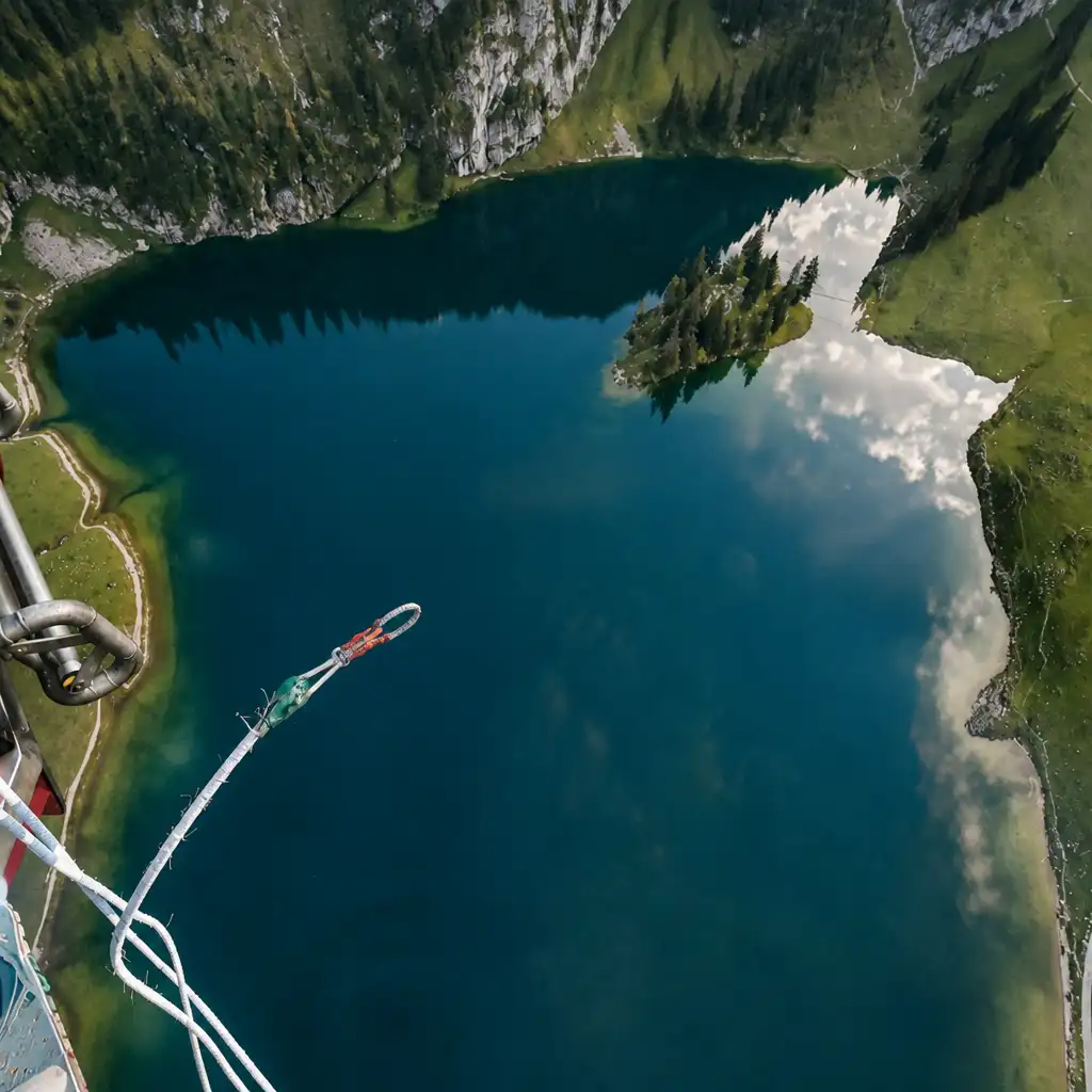 Interlaken: Guided Bungy Jump + Transportation