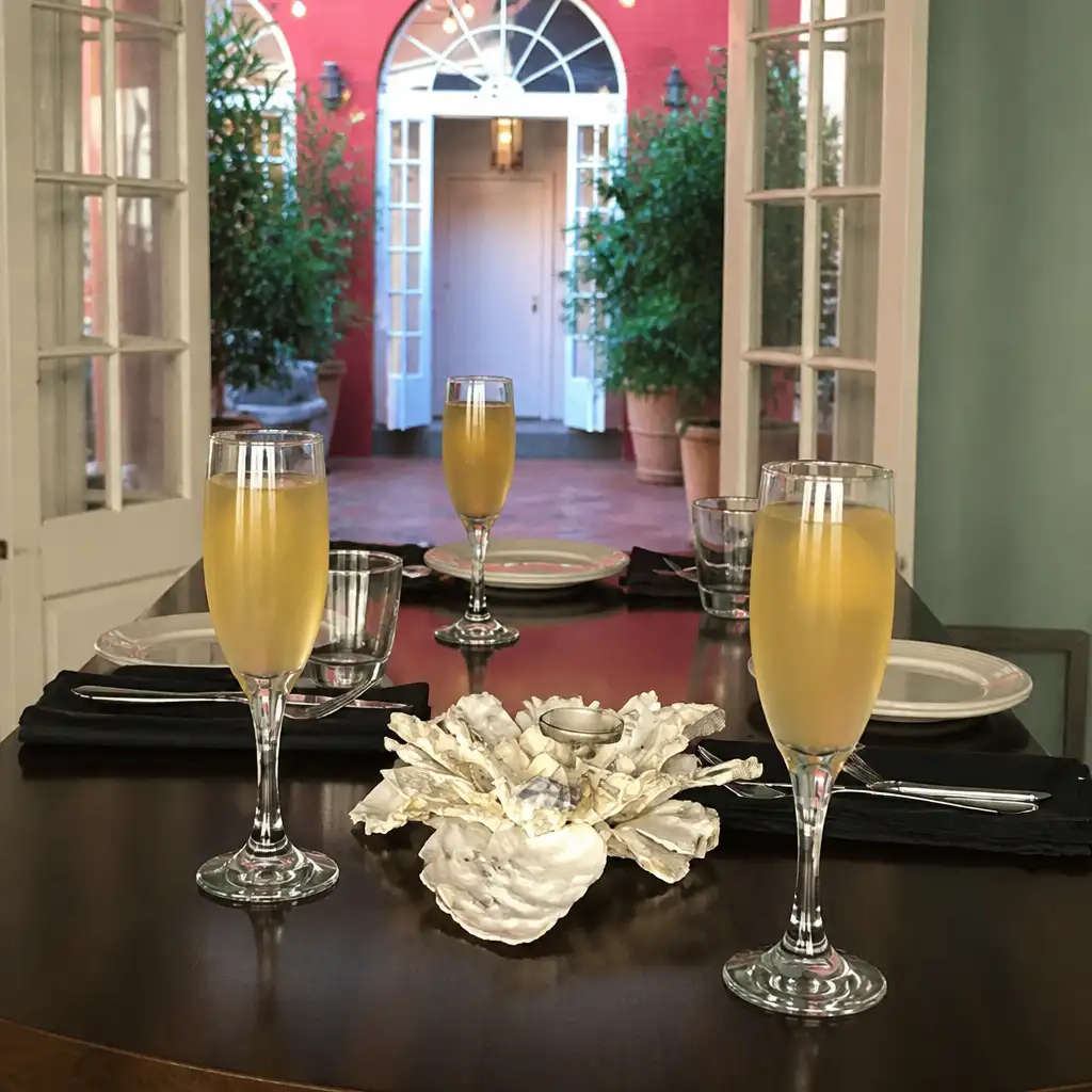New Orleans: Cocktail and Food History Tour